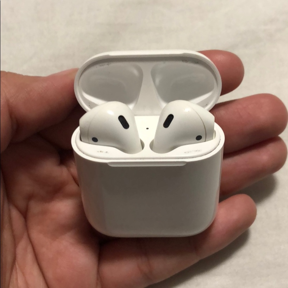 AirPods